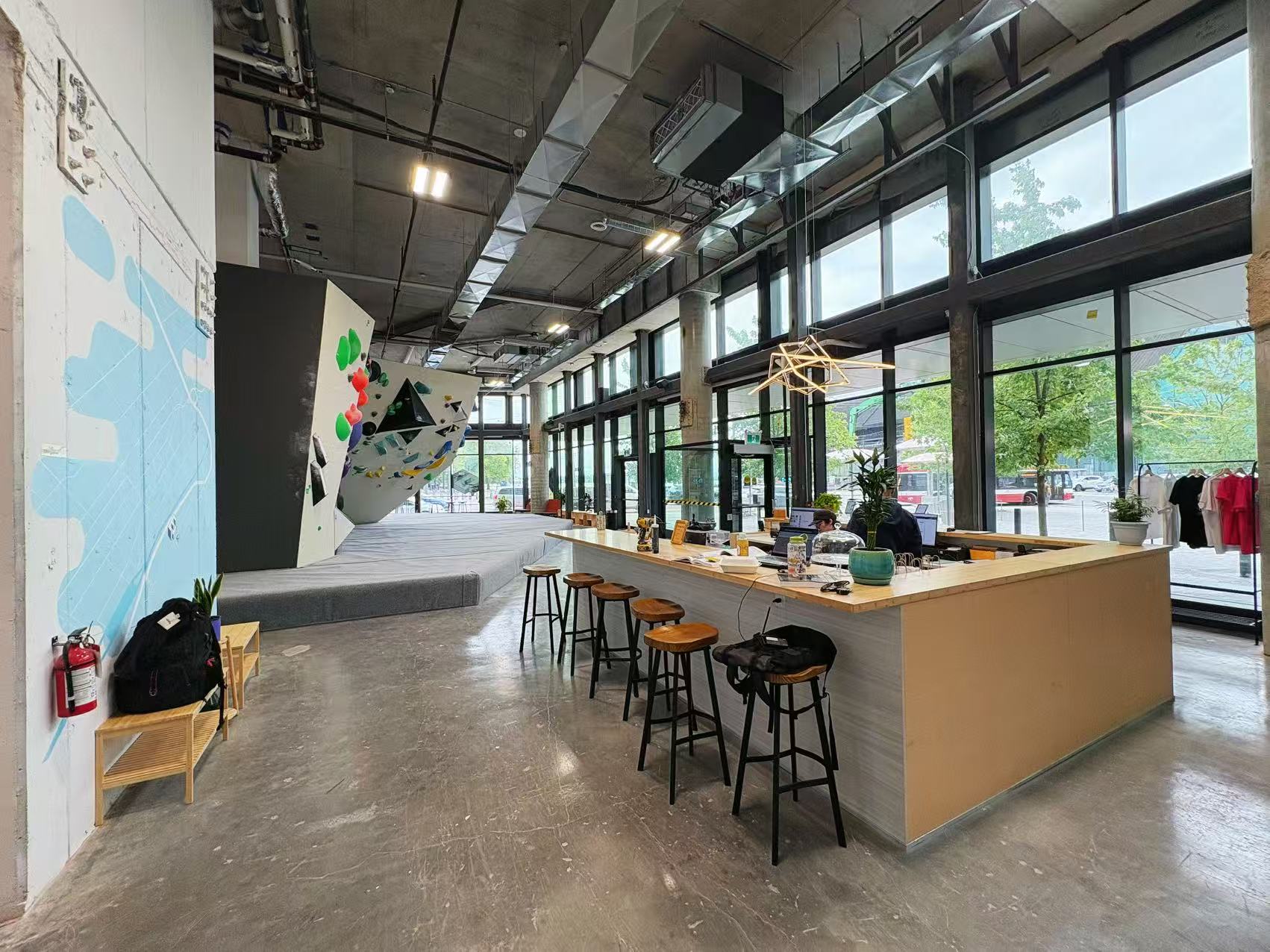 Showroom renovation service in Toronto